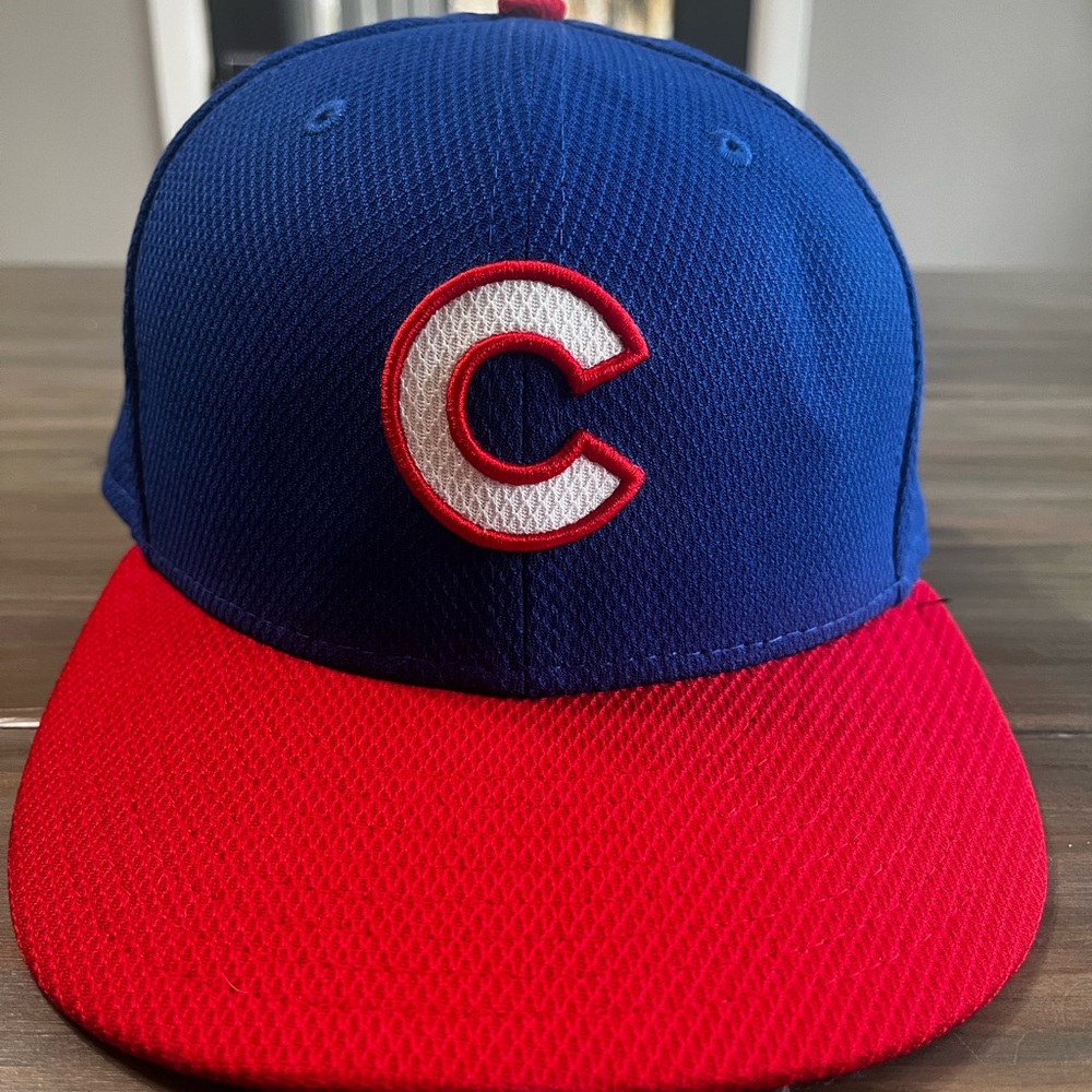 Chicago Cubs Fitted Baseball Cap in Blue and Red